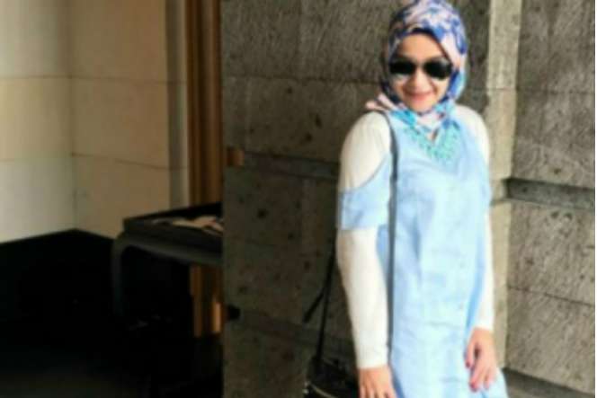 Mix and Match Atasan Sabrina untuk Perempuan Berhijab