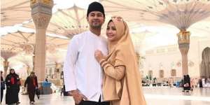 Perjalanan Umroh Raffi-Nagita