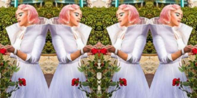 Sepatu Perancang Indonesia Dikenakan Katy Perry