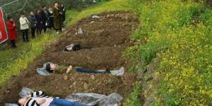 Wanita Stres Usai Bercerai, Malah Diobati di Liang Kubur