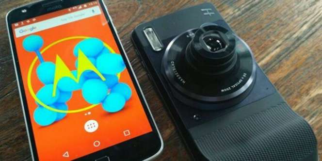 Tergoda Ponsel Modular Bongkar Pasang, Moto Z dan Moto Z Play