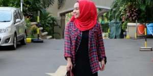 #HOTD: Referensi Penggunaan Kemeja untuk Hijaber Tanya Savira