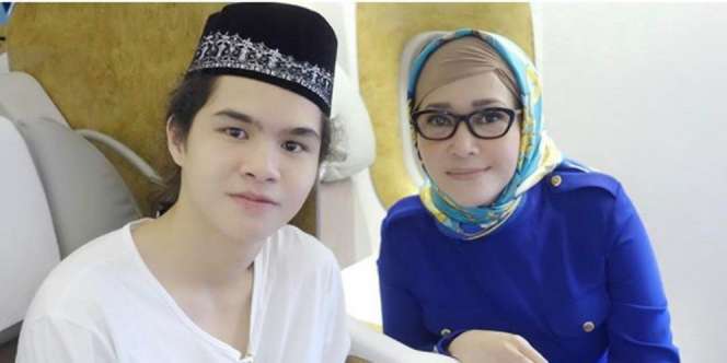 Penampilan Maia Estianty Saat Berangkat Umroh Panen Pujian