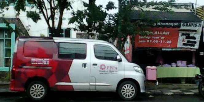 Warung Shodaqoh Pak Amin, Gratis Makan Saban Jumat