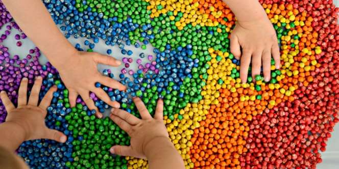 Pilih Permainan Sensorik yang Merangsang Perkembangan Si Kecil