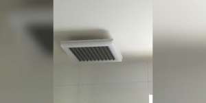 Ngeri! Buka Keran `Shower` yang Keluar Sosok...