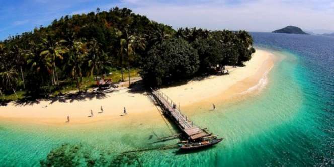 Raja Salman Lirik Destinasi Wisata Halal Mandeh