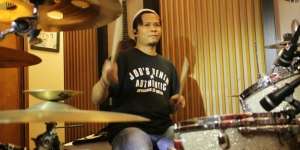 Cerita Reza Eks-NOAH Hadiahi Gamis Buat Andika The Titans