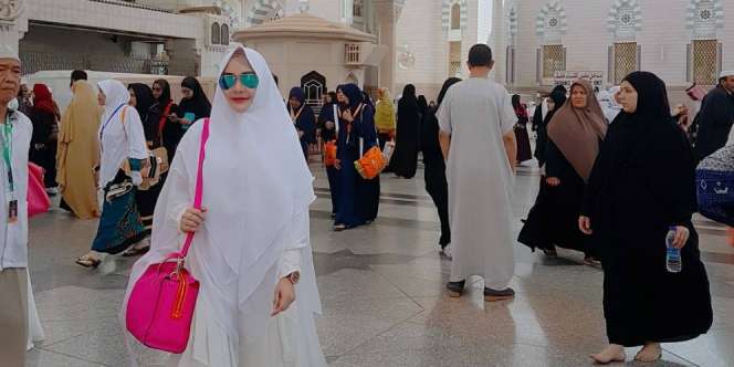 Perjalanan Umroh Eddies Adellia