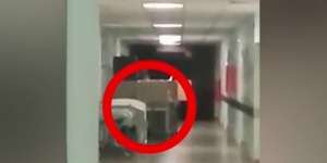 Sosok Hantu Anak di Balik Tempat Tidur RS Terekam Kamera