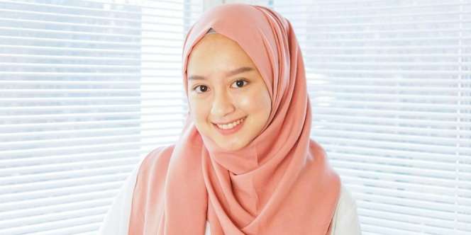 Gita Savitri: Tampil Tak Berlebihan dengan Riasan Sehari-hari