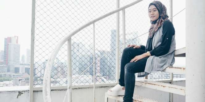 Uti Nantika: Tips Aman Bermotor Si Guru Aktif