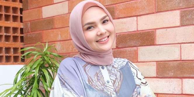 Melenggang ke Korea, Ria Miranda Hadirkan Desain Fun