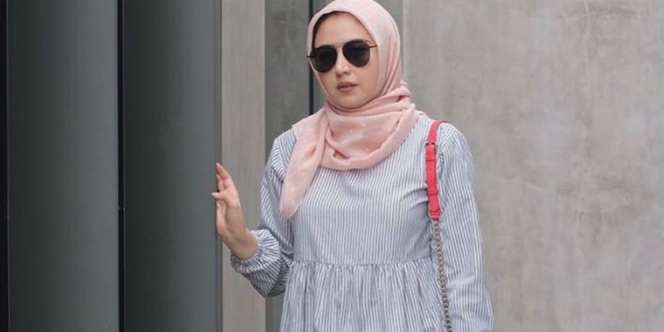 Intip Padupadan Busana Kasual ke Kantor untuk Hijaber