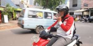 Mata Gadis Ini Hampir Buta karena Puntung Rokok