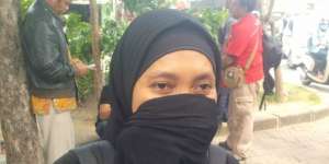 Wanita Ini Dapat Segepok Uang dari Rombongan Raja Saudi