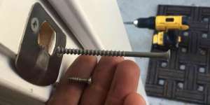 Sebaiknya Ganti Sekrup di Pintu Rumah Anda, Lihat Nih!