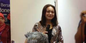 Di Balik Serunya Persahabatan Rossa dan Melly Goeslaw