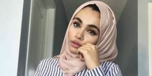 Begum Sham: Selain Atasan, Celana 'Stripe' Buat Tampilan Modis