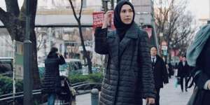 Rani Hatta: Monokromatik di Negeri Sakura