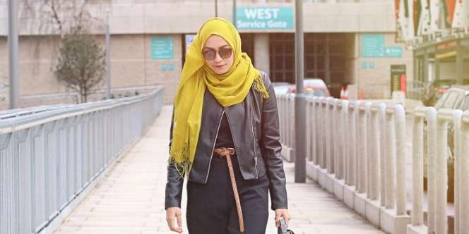 Inspirasi Anggun Penggunaan Jaket Kulit untuk Hijaber