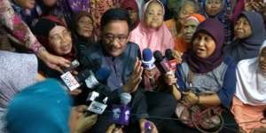 Tatkala Djarot Layani Wawancara 'Reporter' Lansia