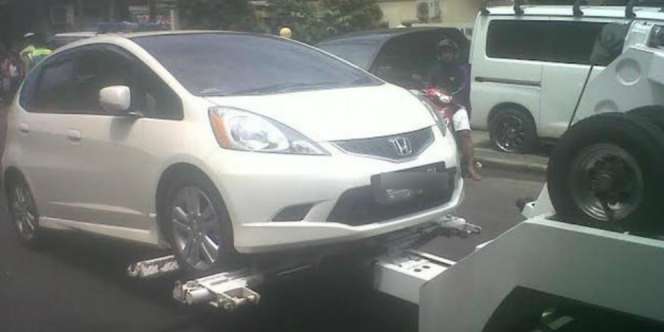 Fakta Soal Mobil Matik Tak Boleh Didorong atau Diderek