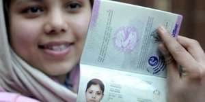 Asal Muasal Syarat Rekening Rp25 Juta untuk Paspor Baru