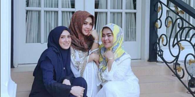 Nama Disebut dalam Kasus Korupsi, Syahrini Pilih Pengajian