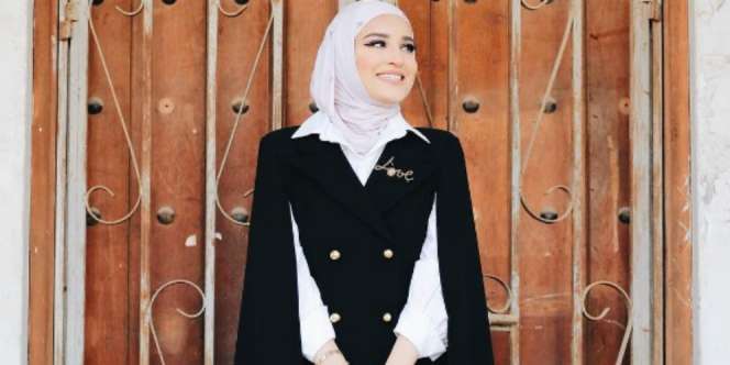 Tampil Kece Ala Hijaber dengan Pilihan Cape Blazer