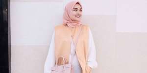 Tips Pilih Outfit ke Kantor Ala Desainer Hijab