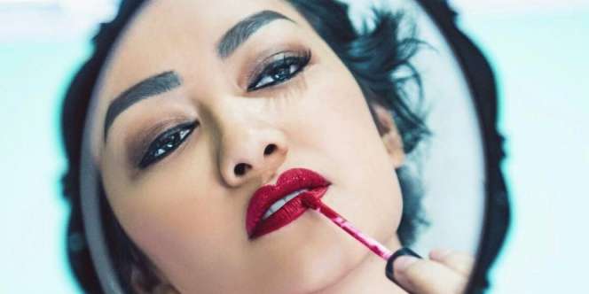 Meski Tengah Sakit, Jupe Tetap Mempercantik Diri