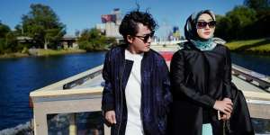 Duet Dian Pelangi-Barli Asmara untuk Busana Muslim Pria
