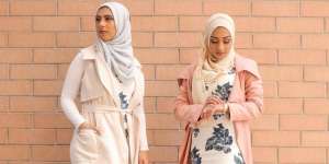 #HOTD: Gaya Kompak Hijaber Kakak Adik, Marwa Aateka