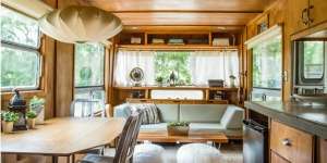 Tur Keliling Rumah Mobil, Mungil Tapi Asri