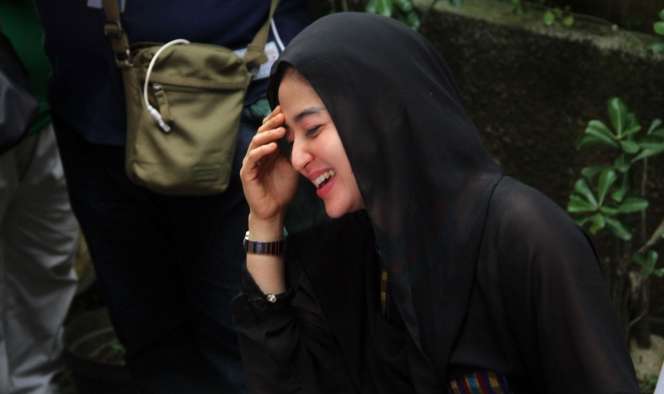 Dewi Perssik Sering Sakit Perut karena Dibully Haters