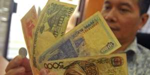 Uang Kertas Mengandung Unsur Riba? Begini Kata Hukum Islam