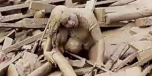 Keajaiban Si Gadis Selamat dari Banjir Bandang, Masya Allah