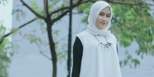 #HOTD: Kasual Trendi Hijaber Ely Maylinda