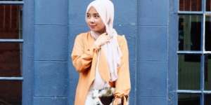 Hijaber, Begini Cara Siasati Busana Terang Agar Tidak Norak