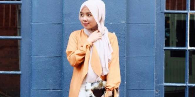 Hijaber, Begini Cara Siasati Busana Terang Agar Tidak Norak