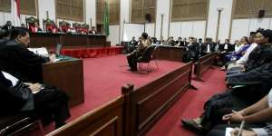Wanita Pembawa Sangkur di Sidang Ahok Diduga Sakit Jiwa?