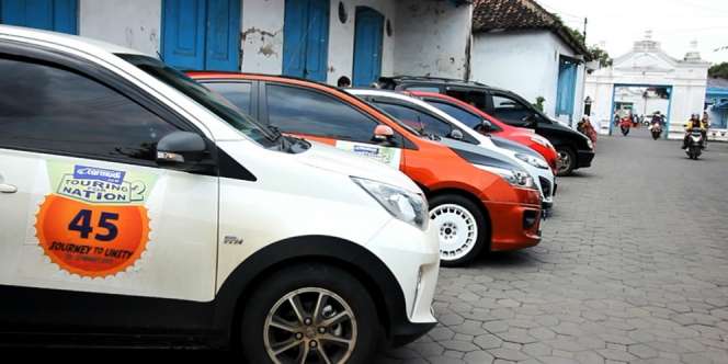 Keseruan Touring 'Tak Biasa' Komunitas Otomotif
