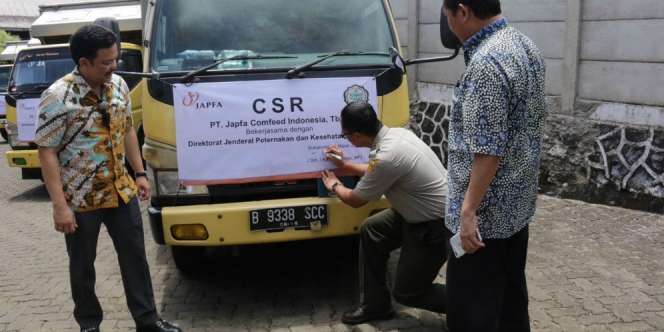 Bagi-bagi 250 Ribu Butir Telur untuk Panti Asuhan & Pesantren
