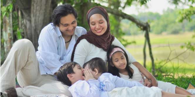 Keluarga Hangat, Bikin Anak Lebih Percaya Diri