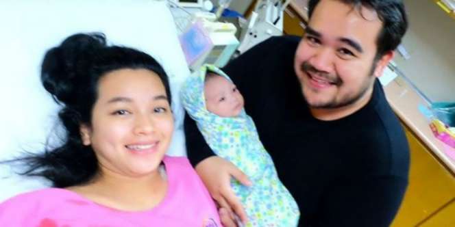 Tya Arifin Lahiran, Siti Nurhaliza Jadi Nenek