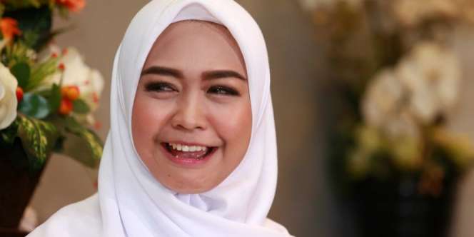 Melihat Sang Kakak Menikah, Ria Ricis Menangis