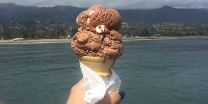 Si Gadis Coba Memoto Es Krim, Astaga Hasilnya...