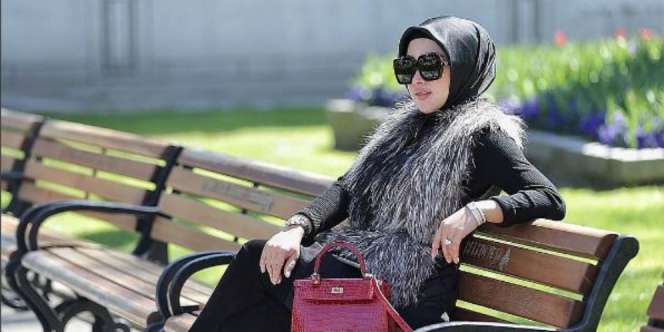 Wow! Harga Baju Syahrini yang Jadi Sorotan Bikin Geleng Kepala