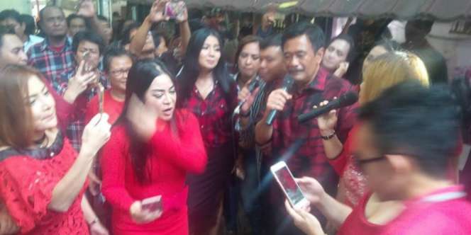 Salam Ahok untuk Seniman Dangdut Gerobak